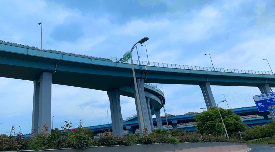 寧波機(jī)場高架快速路 12米單挑路燈
